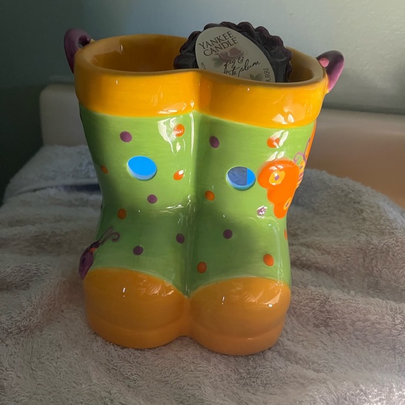 🌼 Yankee Candle Garden Boots Ceramic Wax Warmer - Picture 8 of 8